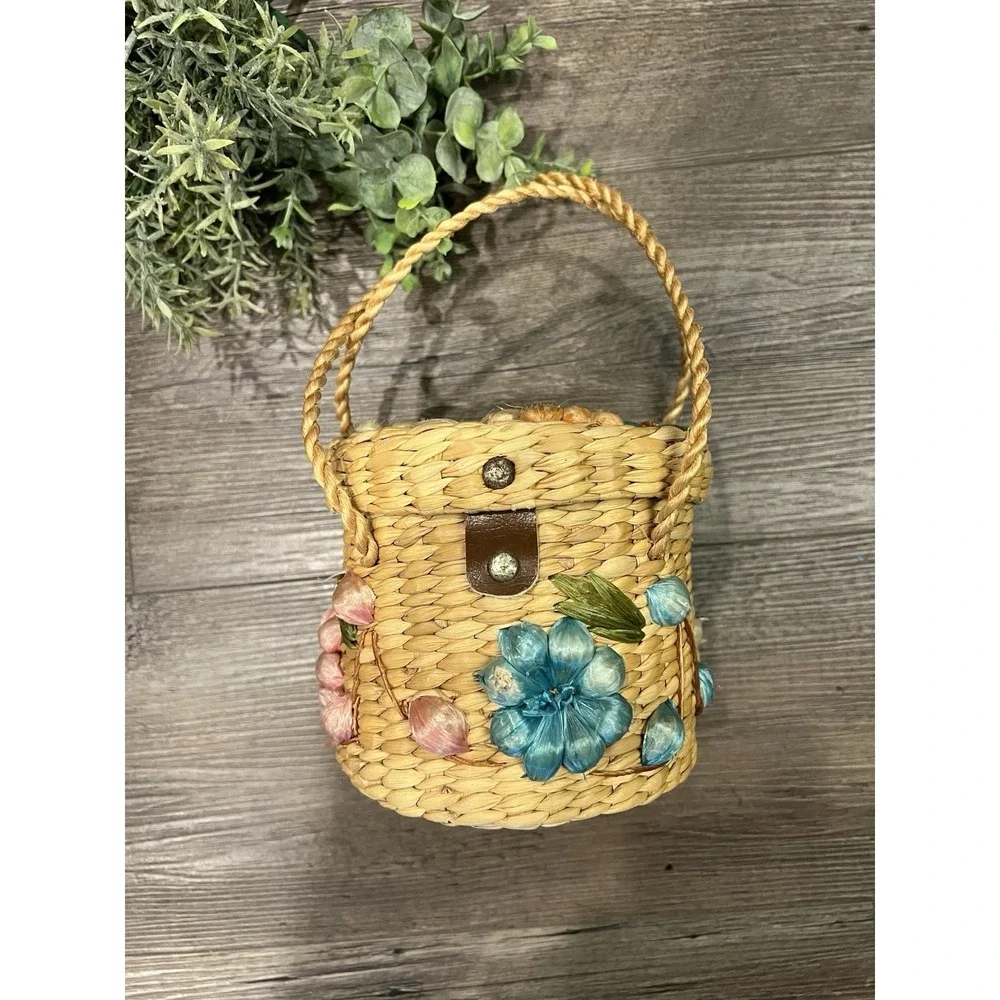 Vintage Tan Straw Raffia Colorful Flower Embroidery Basket Purse 70s Mid Century